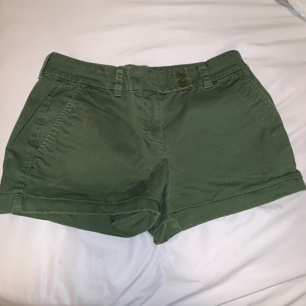 Army green vineyard vine shorts